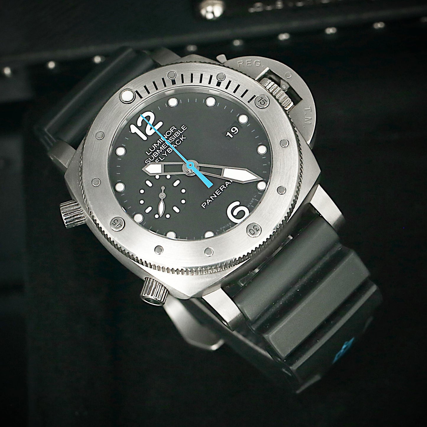 Panerai Luminor. PAM01045