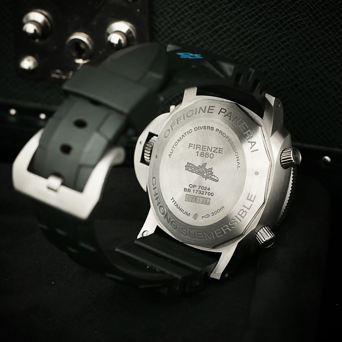 Panerai Luminor. PAM01045