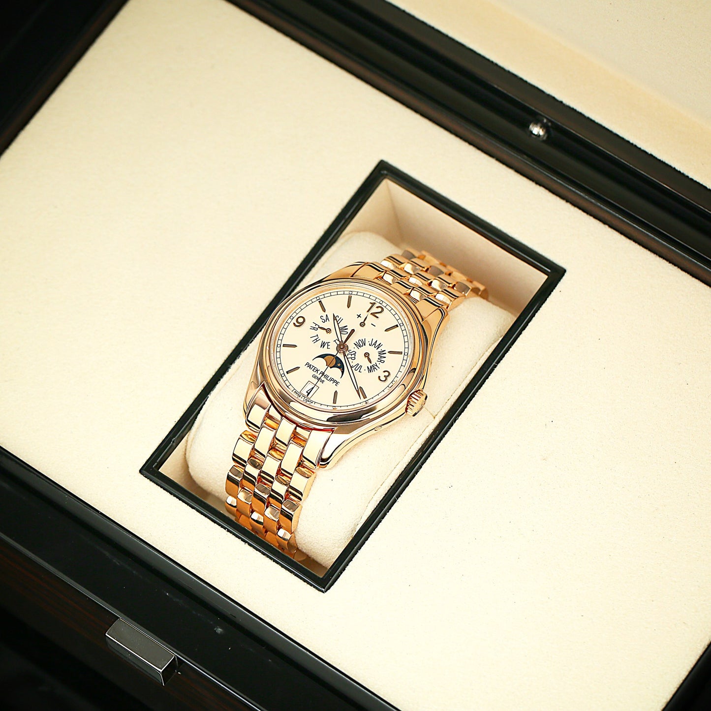 Patek Philippe. Annual Calendar .5146/1R-001