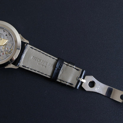 Patek Philippe 5230G