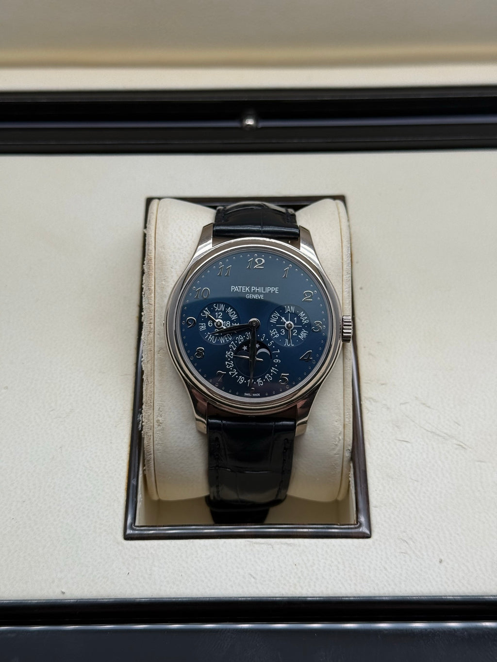 Patek Philippe Grand Complications 5327G-001