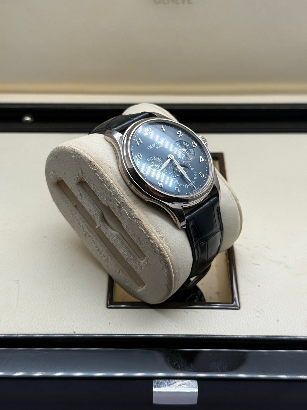 Patek Philippe Grand Complications 5327G-001