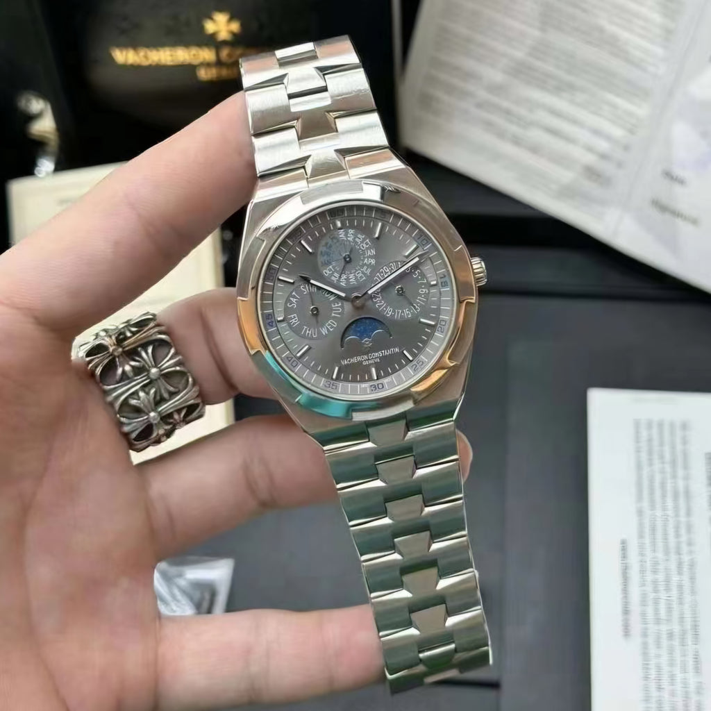 Vacheron Constantin Overseas 4300V/120G-B102