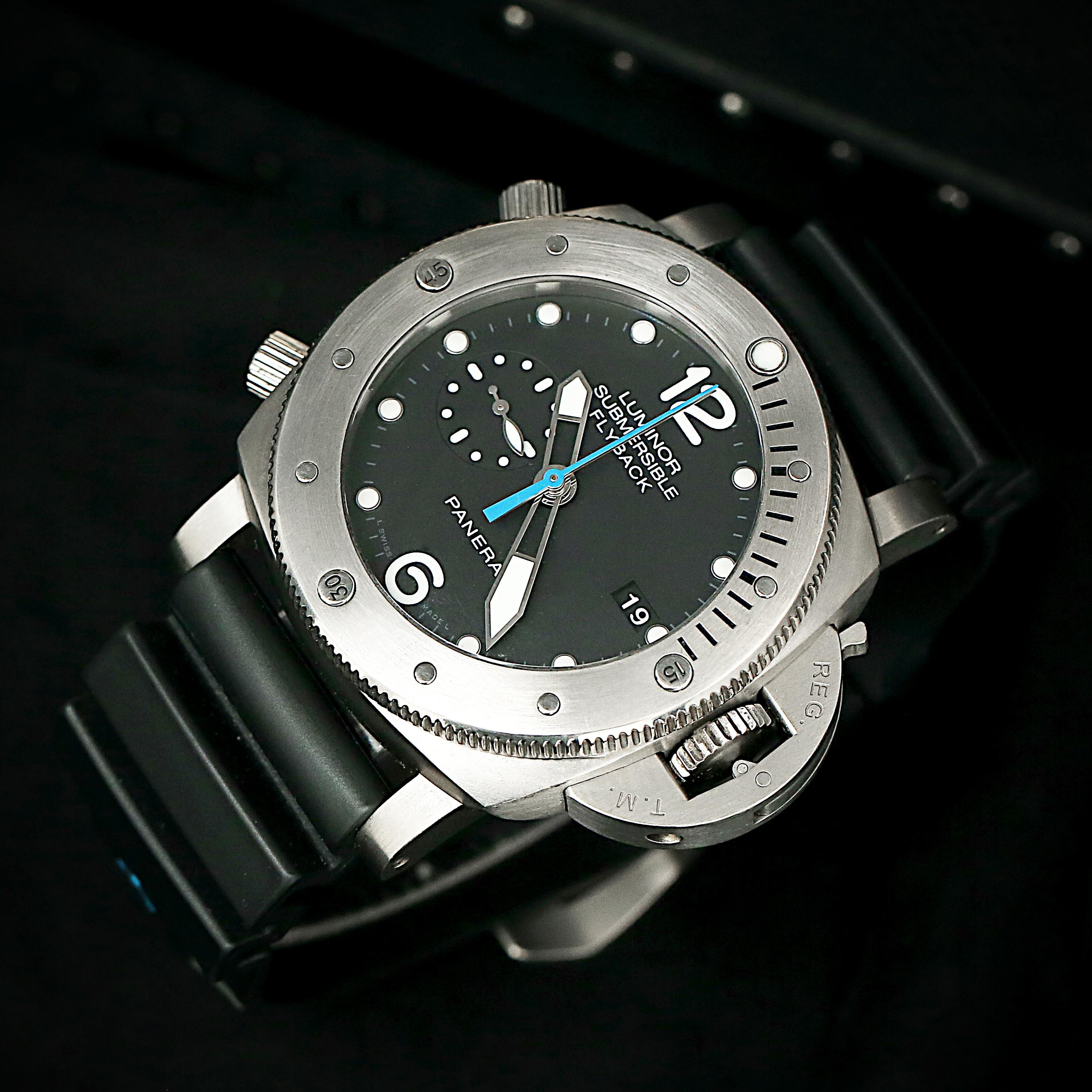 Panerai Luminor. PAM01045