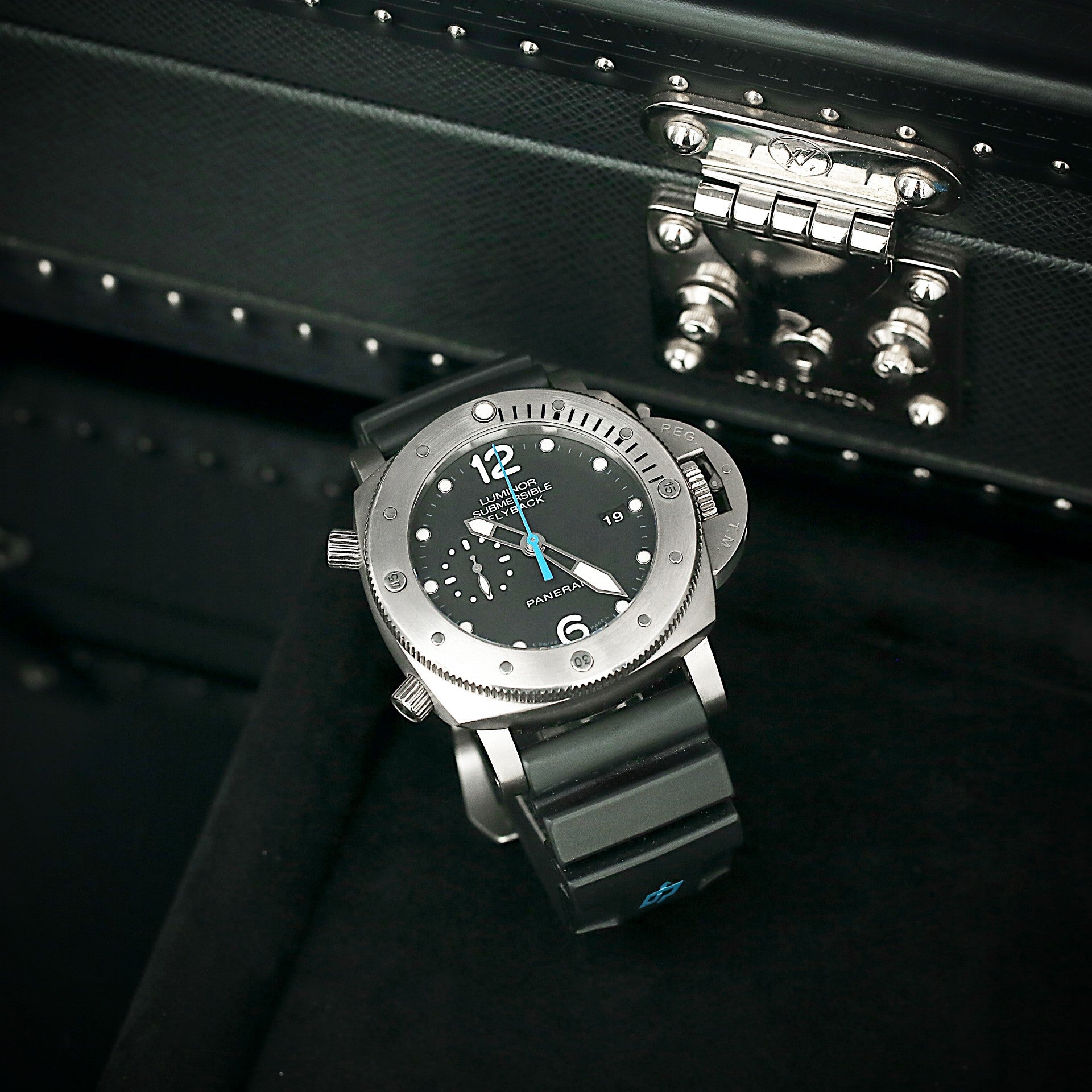 Panerai Luminor. PAM01045