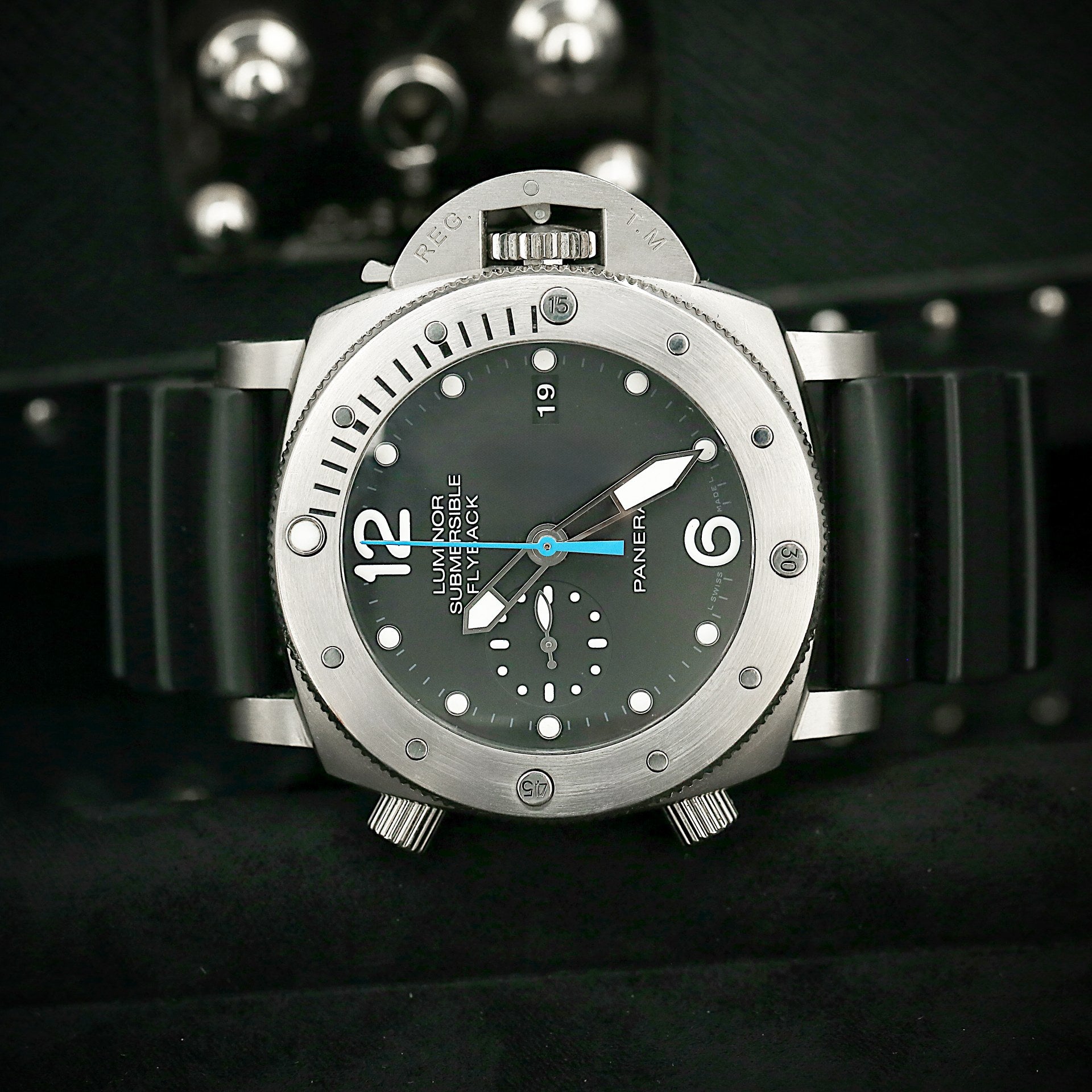 Panerai Luminor. PAM01045