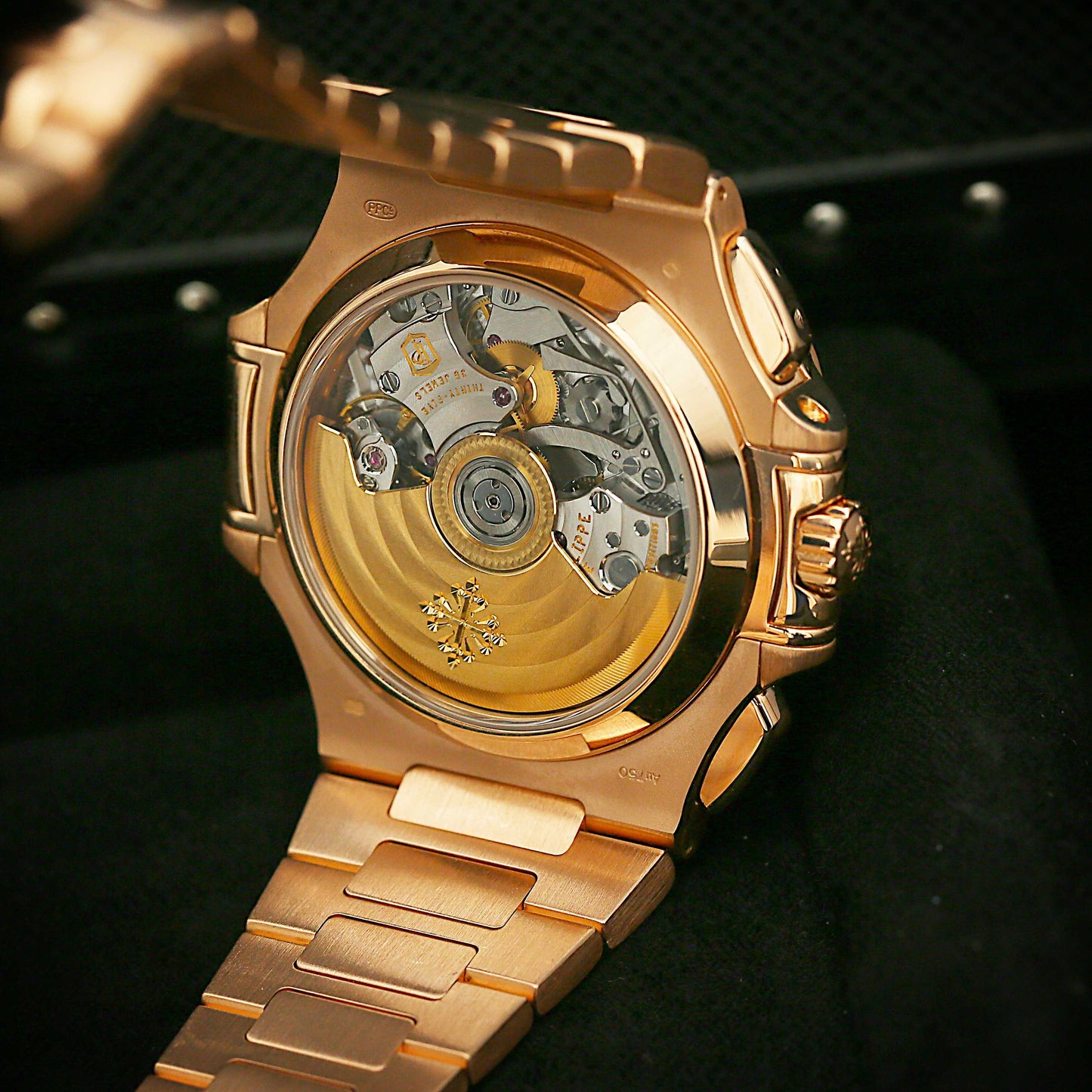 Patek Philippe. Nautilus . 5980/1R-001