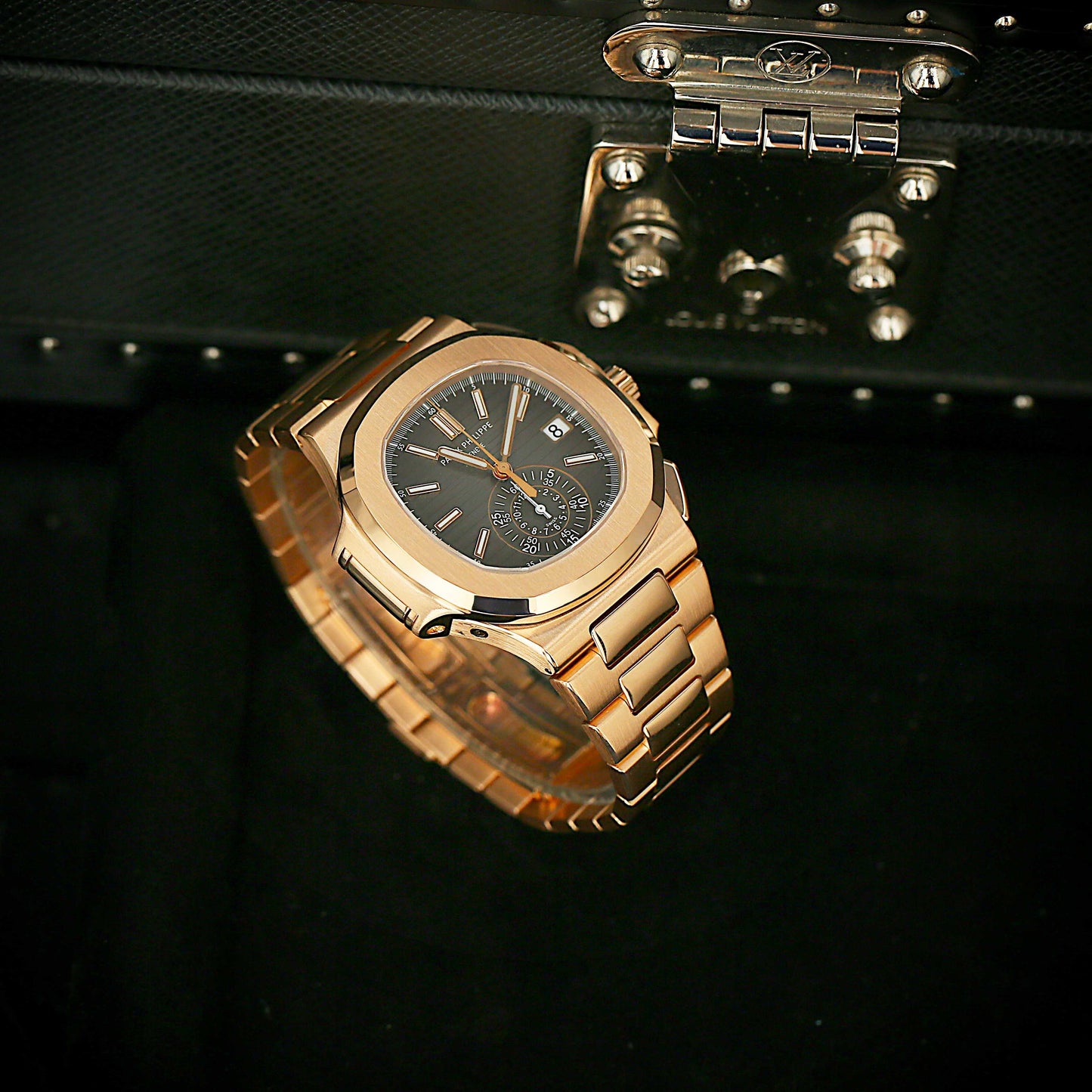 Patek Philippe. Nautilus . 5980/1R-001